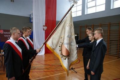 Ślubowanie klas pierwszych w ZSZ w Skalbmierzu